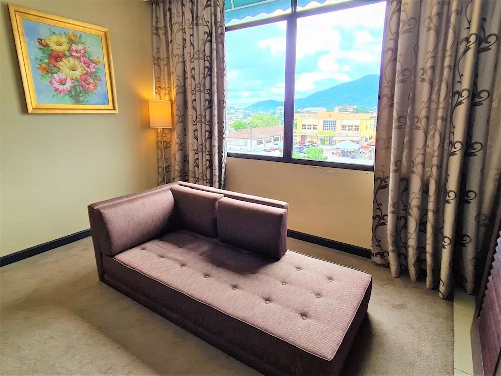 Merdeka Hotel 38/50