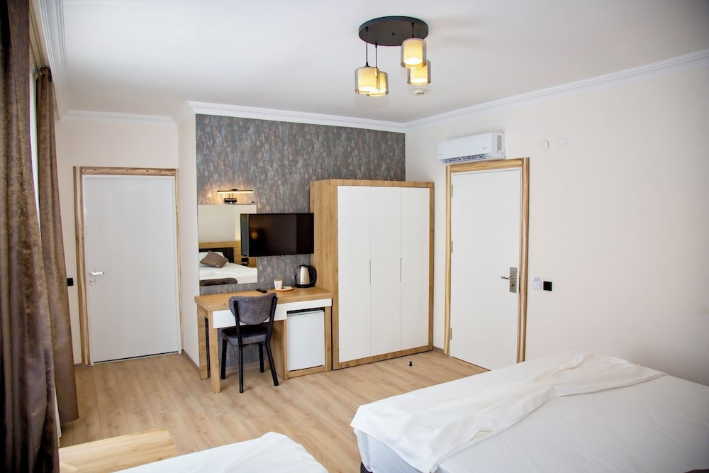 Bloomtalya Hotel 36/64