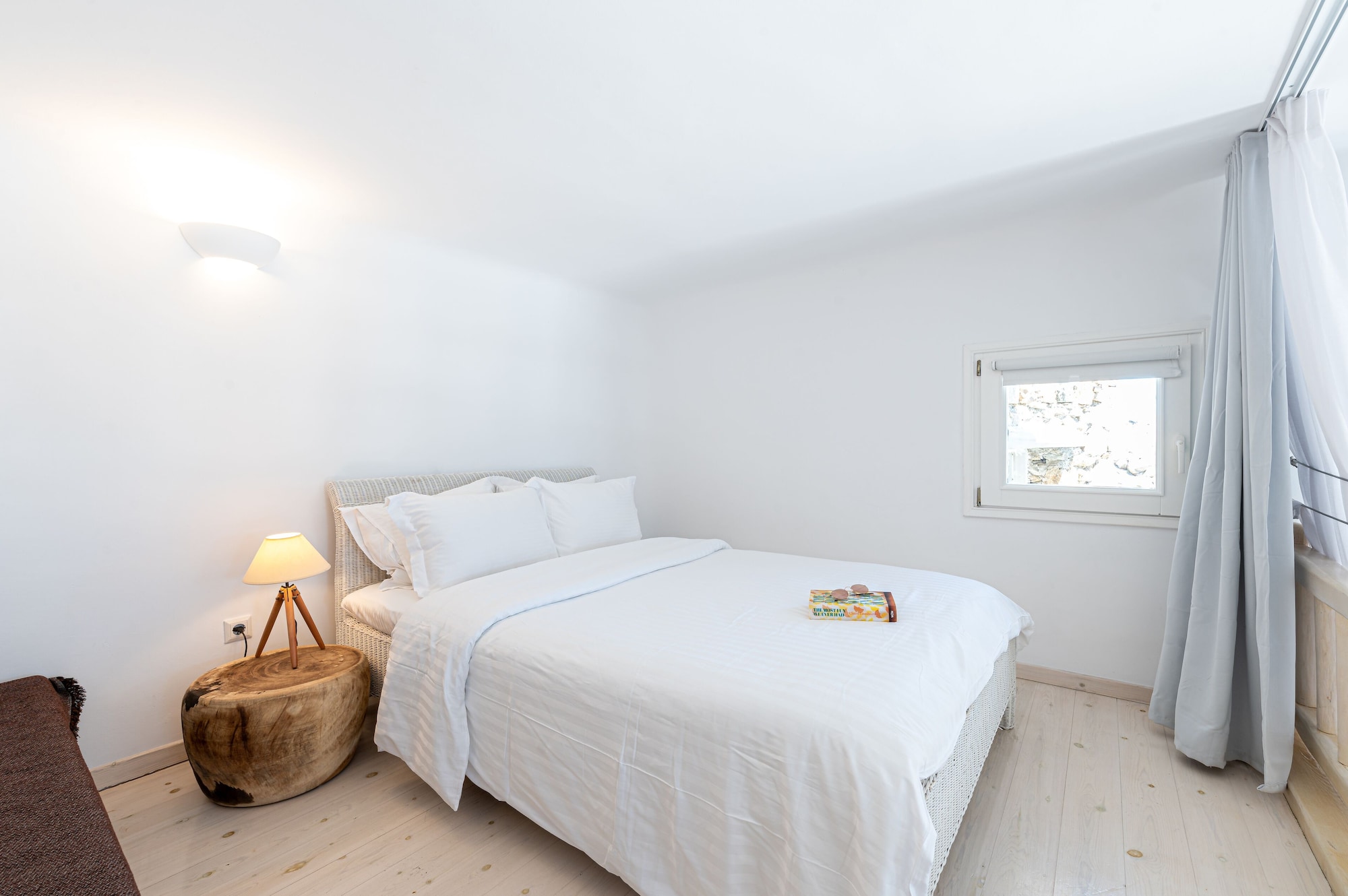 4 Bedrooms, Luxury, Villa, Bunk Bed, 3 Queen Beds, Sea View, Sofa, Pool Access, Villa Thelgo 3/7