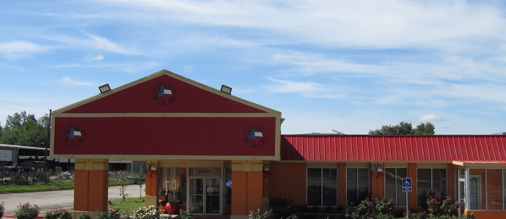 Homeplace Inn 2/51