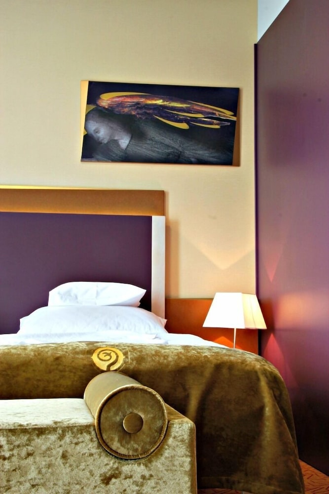 Szent Gellert Hotel 10/29