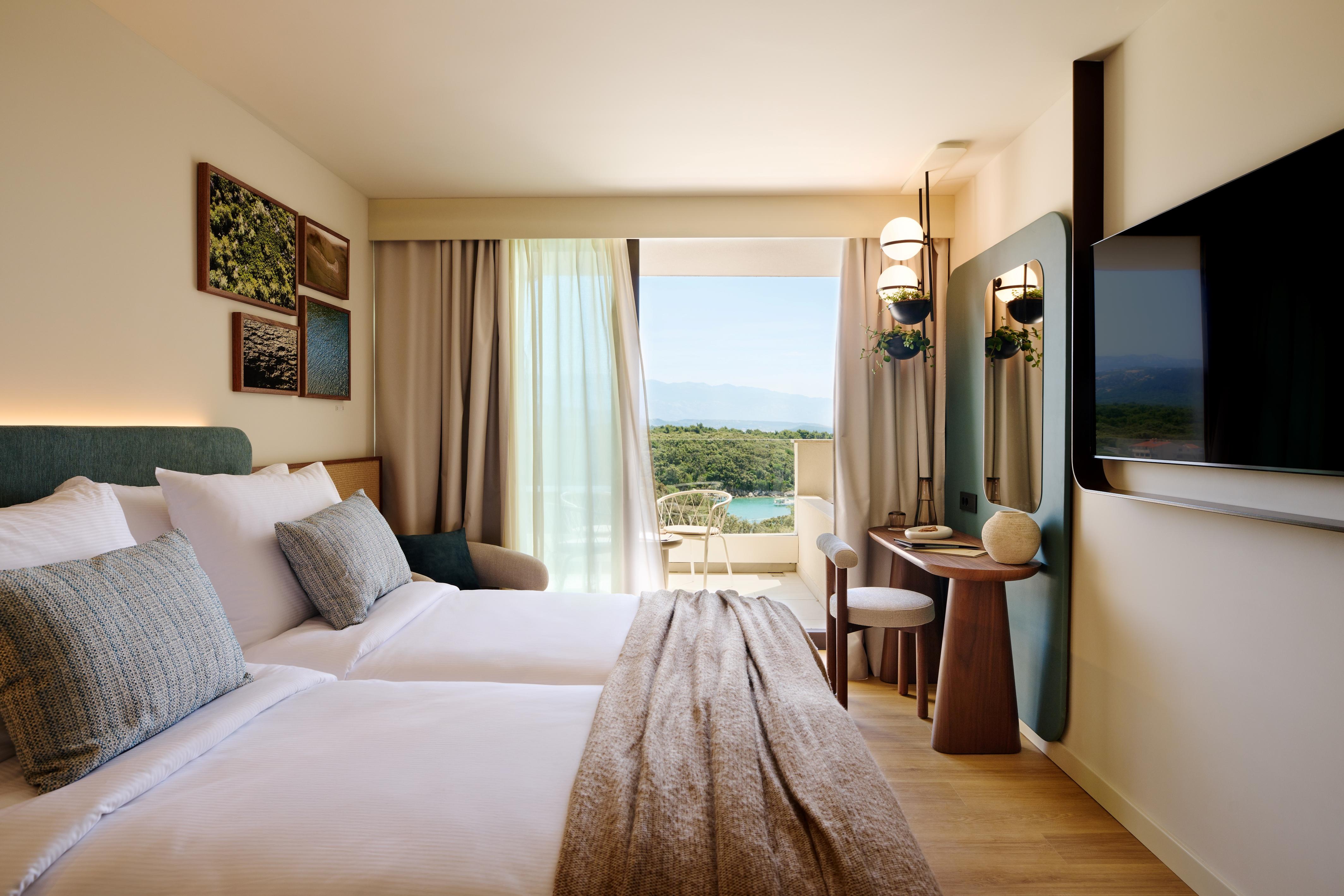 2 Bedrooms, Family, Sea Side, Balcony