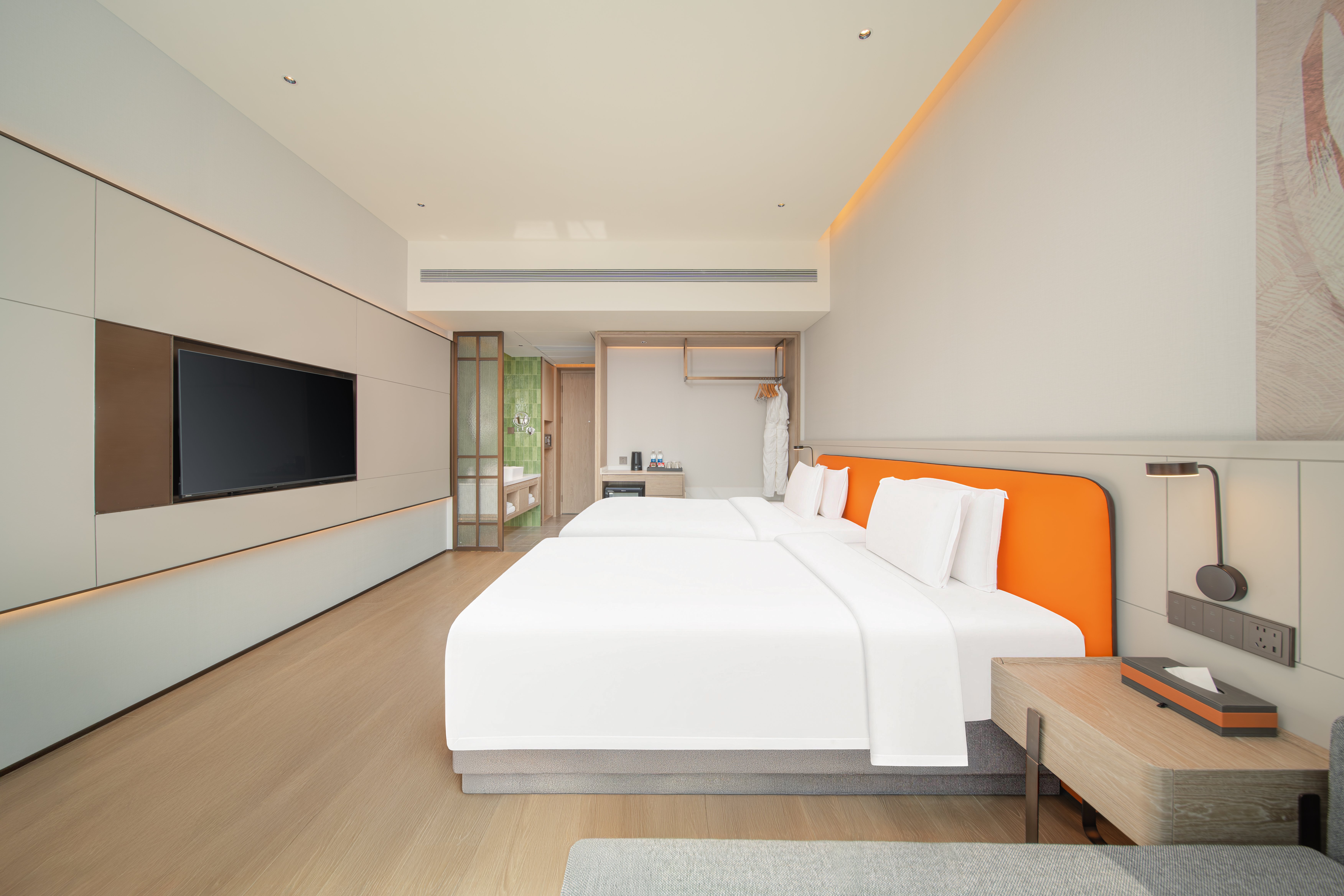 Holiday Inn Zhuhai City Center 12/50