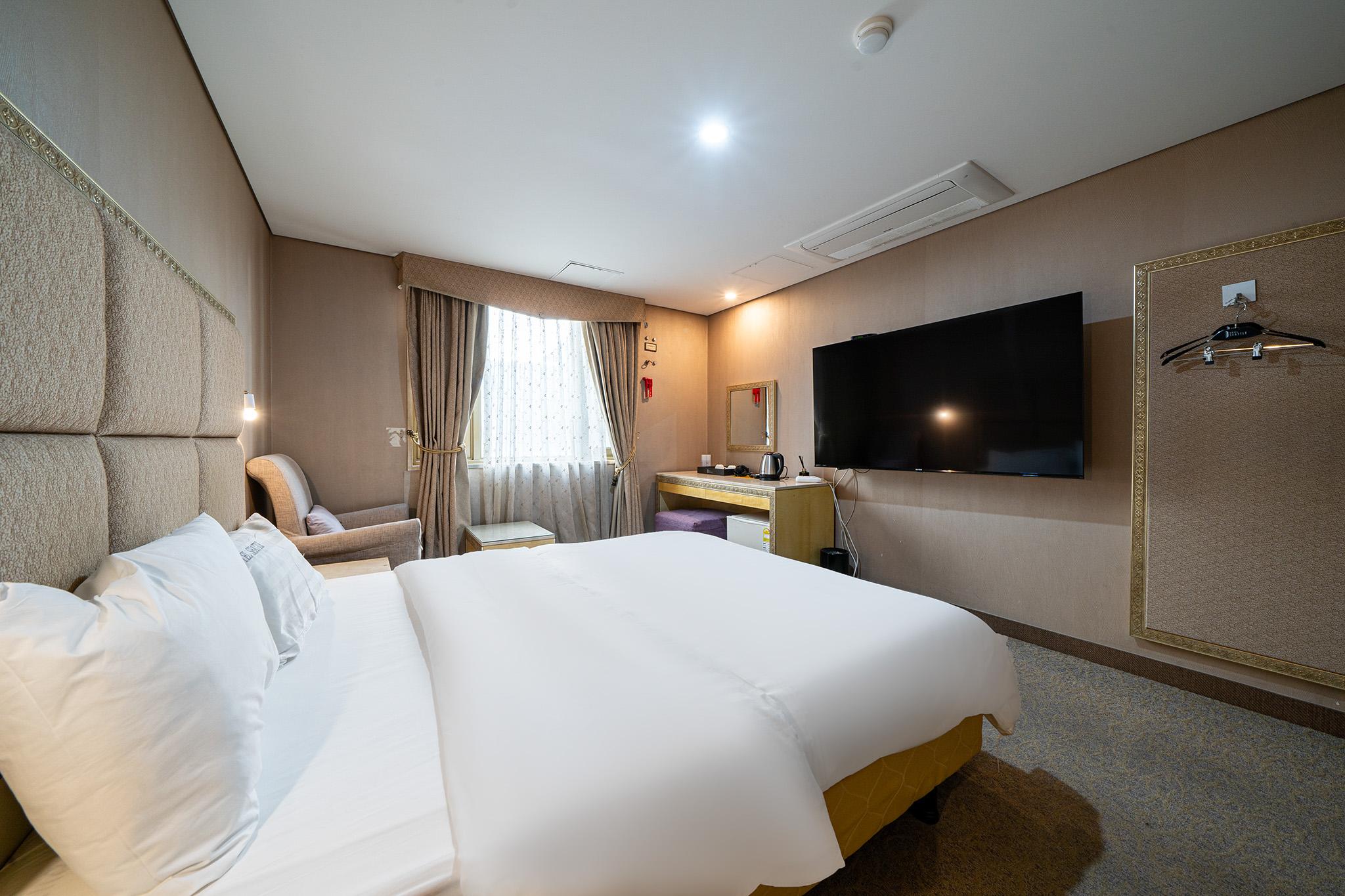 Standard, Double Bed