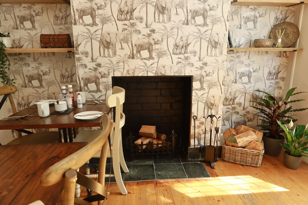 Avonlea Guest House 54/66