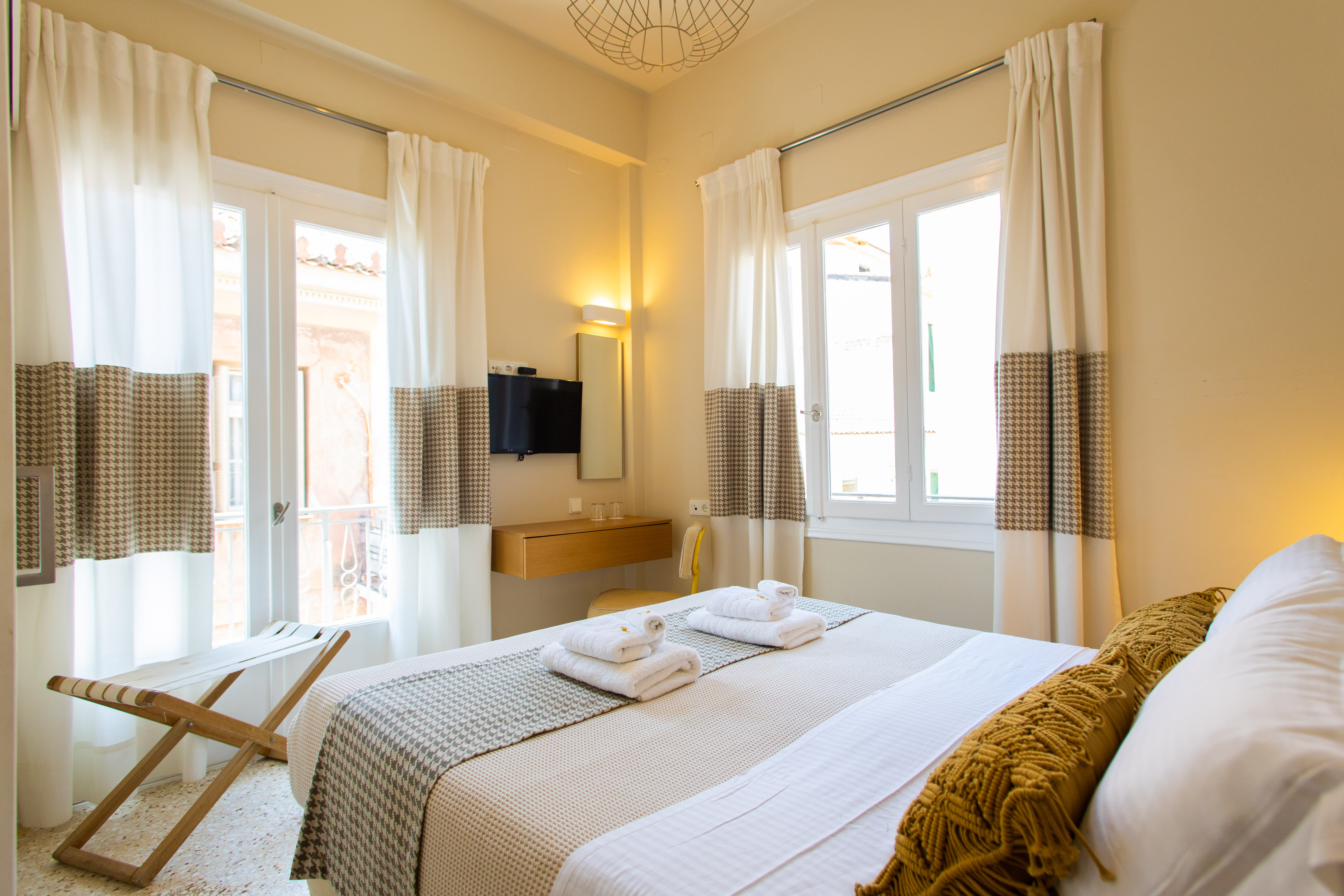 SUPERIOR, DOUBLE BED