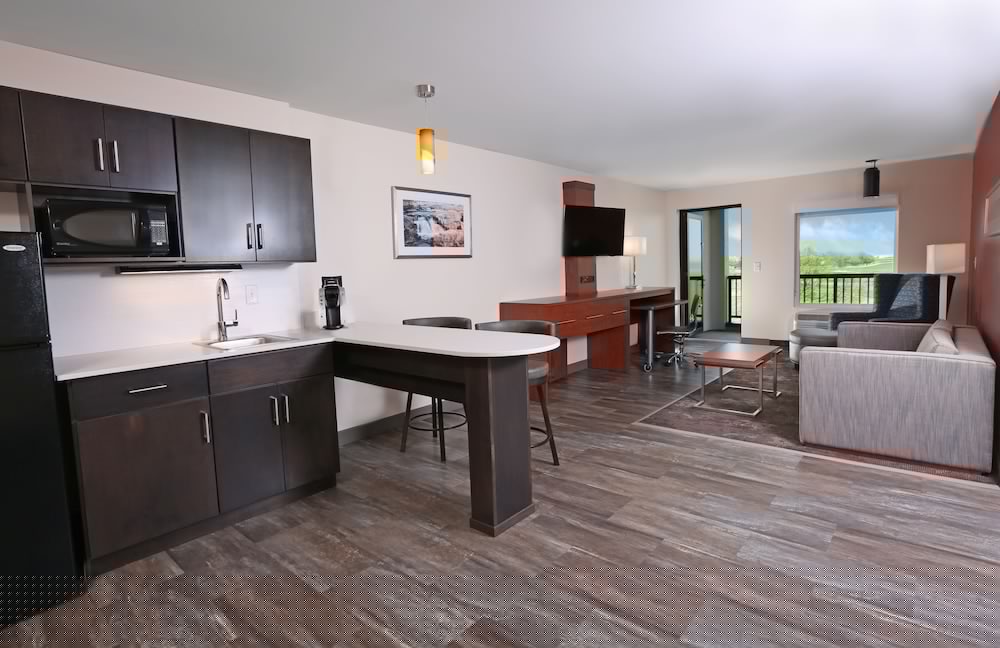Holiday Inn Hotel And Suites Sioux Falls Airport 5/57