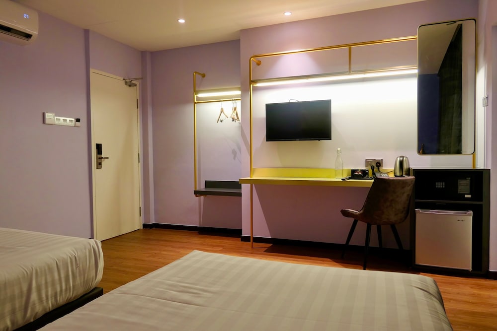 Le Embassy Hotel Georgetown 13/28