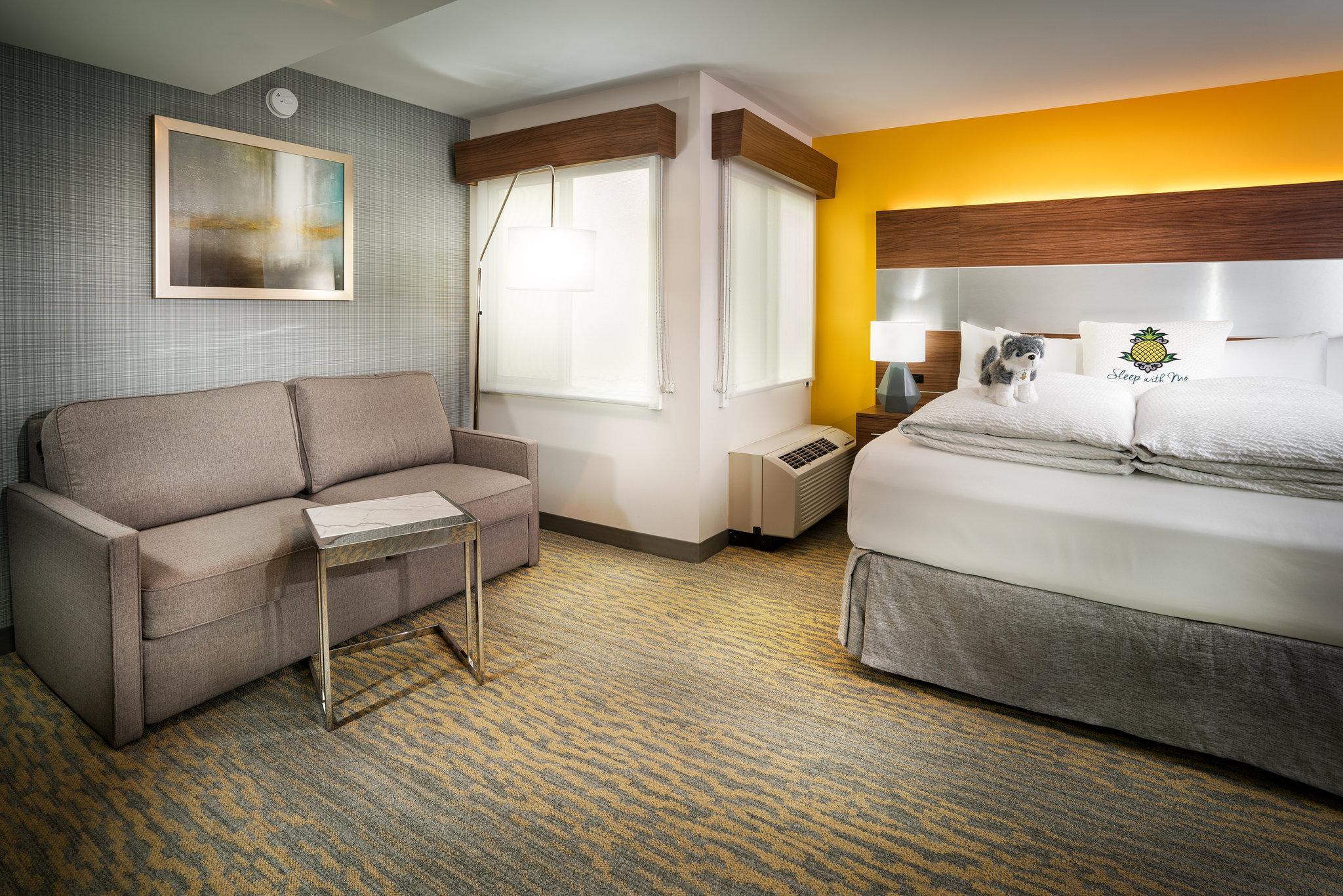 Gaslamp, Junior Suite, King Bed, Accessible