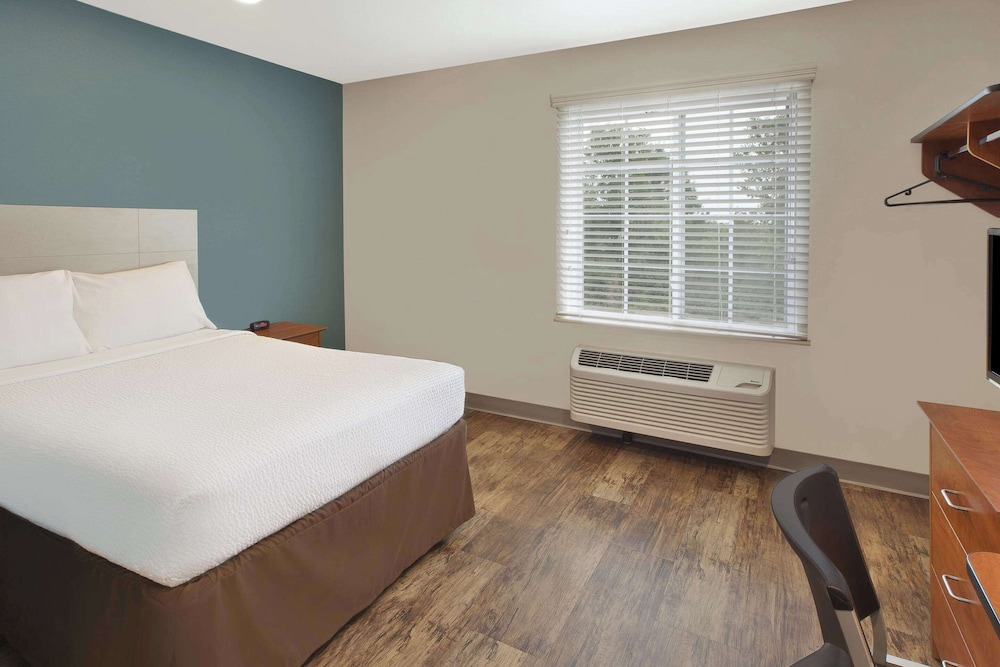 WoodSpring Suites St. Louis St. Charles 8/37