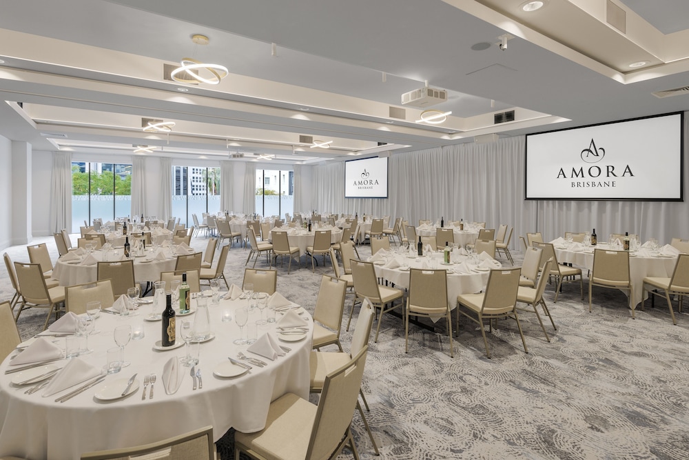 Amora Hotel Brisbane 54/60