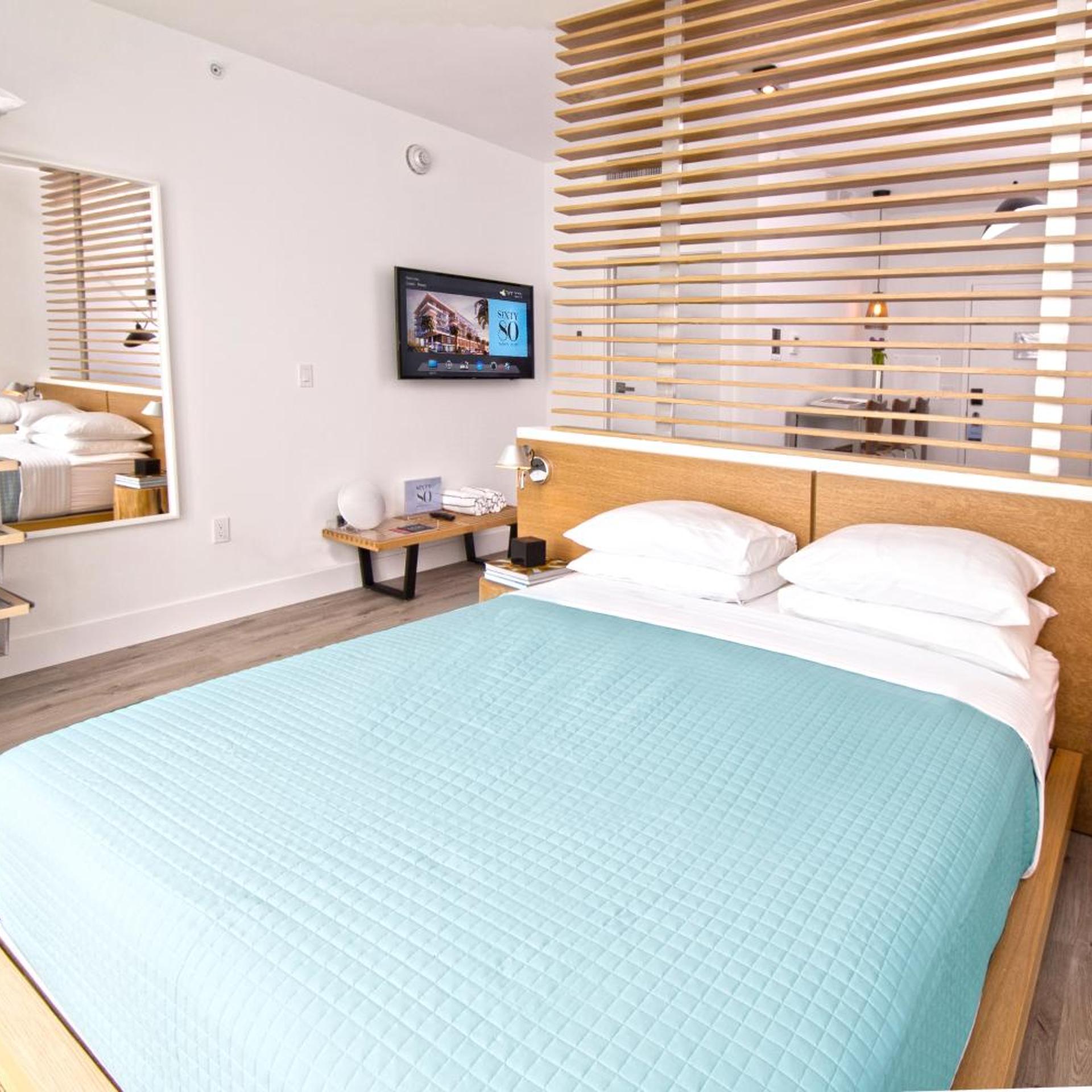 Studio, Balcony, Kitchenette, Bay Side