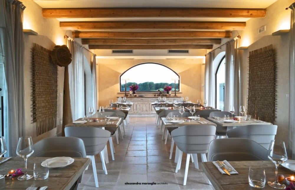Le Scuderie - Castello Monaci 26/50