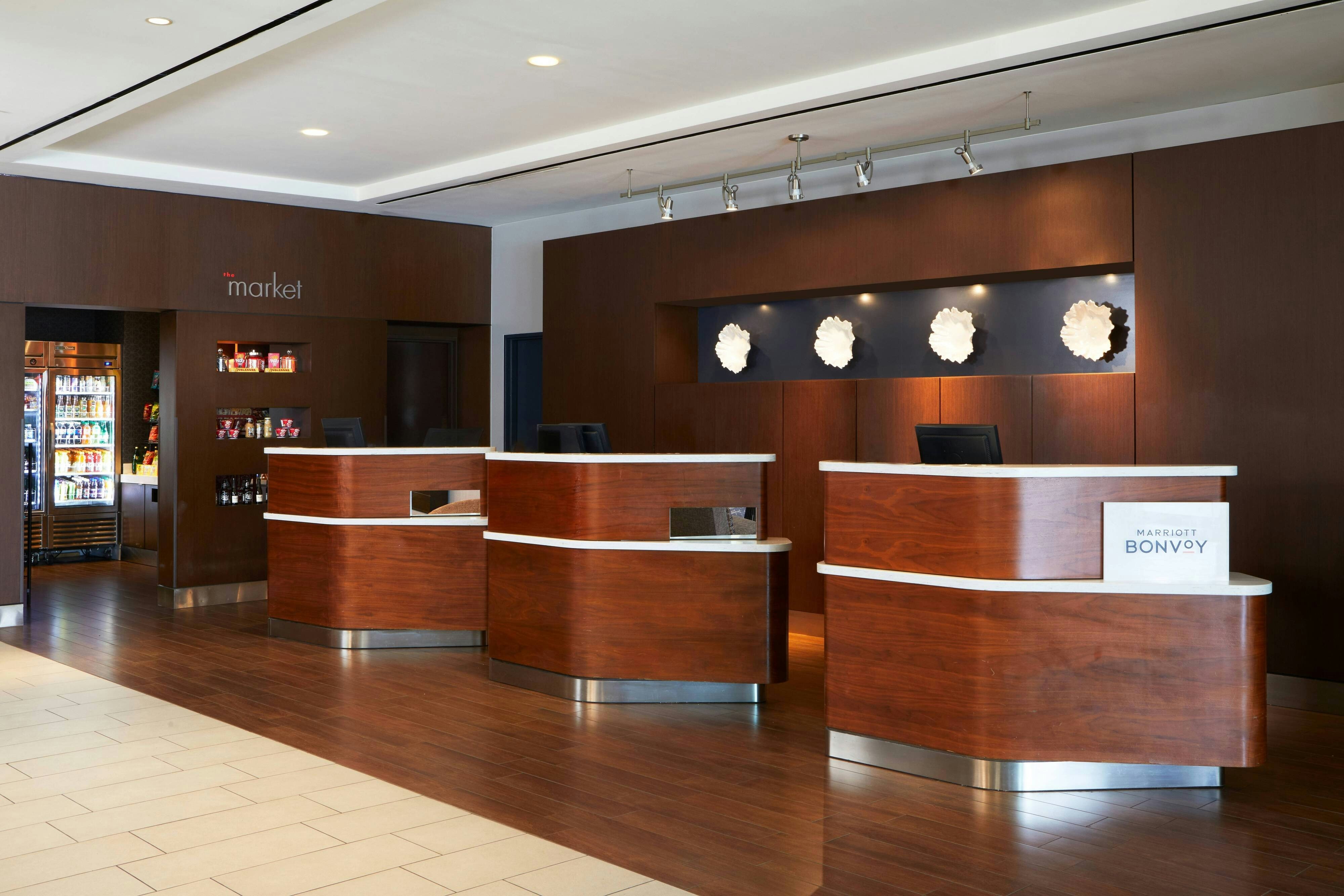 Courtyard By Marriott Los Angeles Lax Century Boulevard 1/19