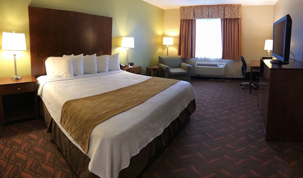 Greenfield Inn and Suites Elizabethtown KY I65 Exit 94 18/62