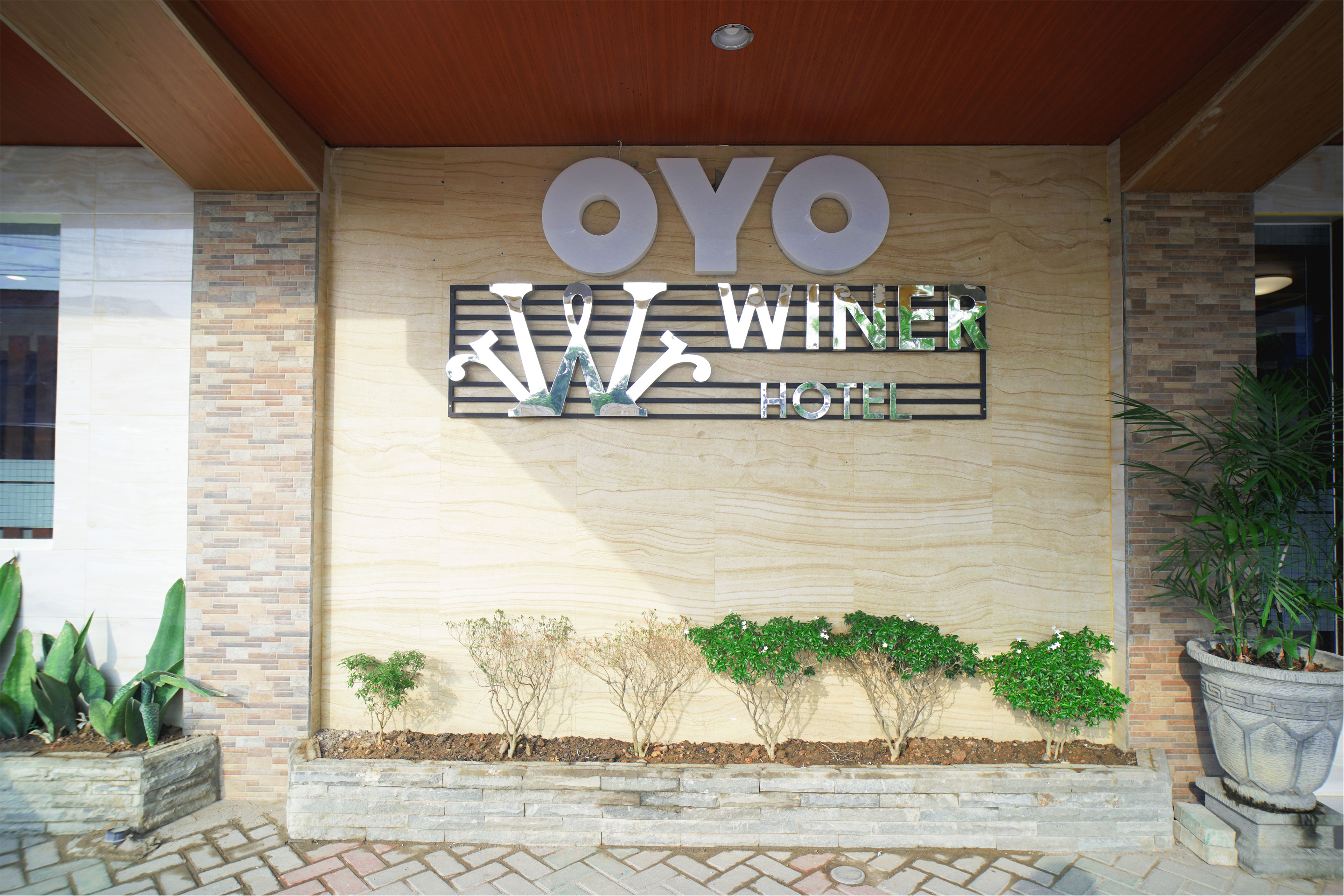 Oyo 147 Hotel Winer 1/50