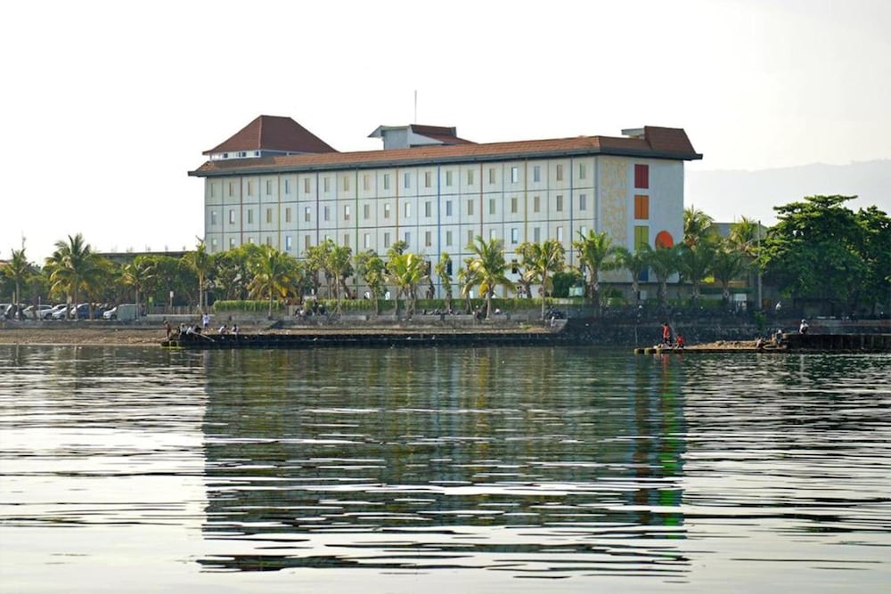 Singaraja Hotel 52/59