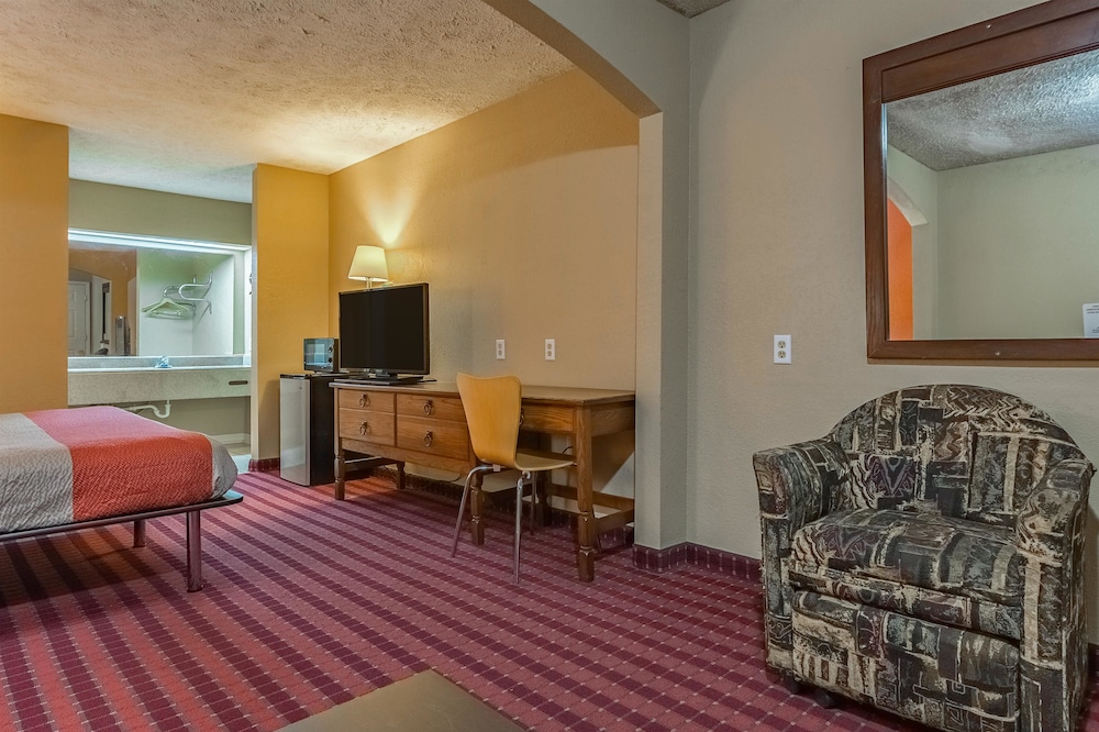 Motel6 Lake Charles, LA 21/55