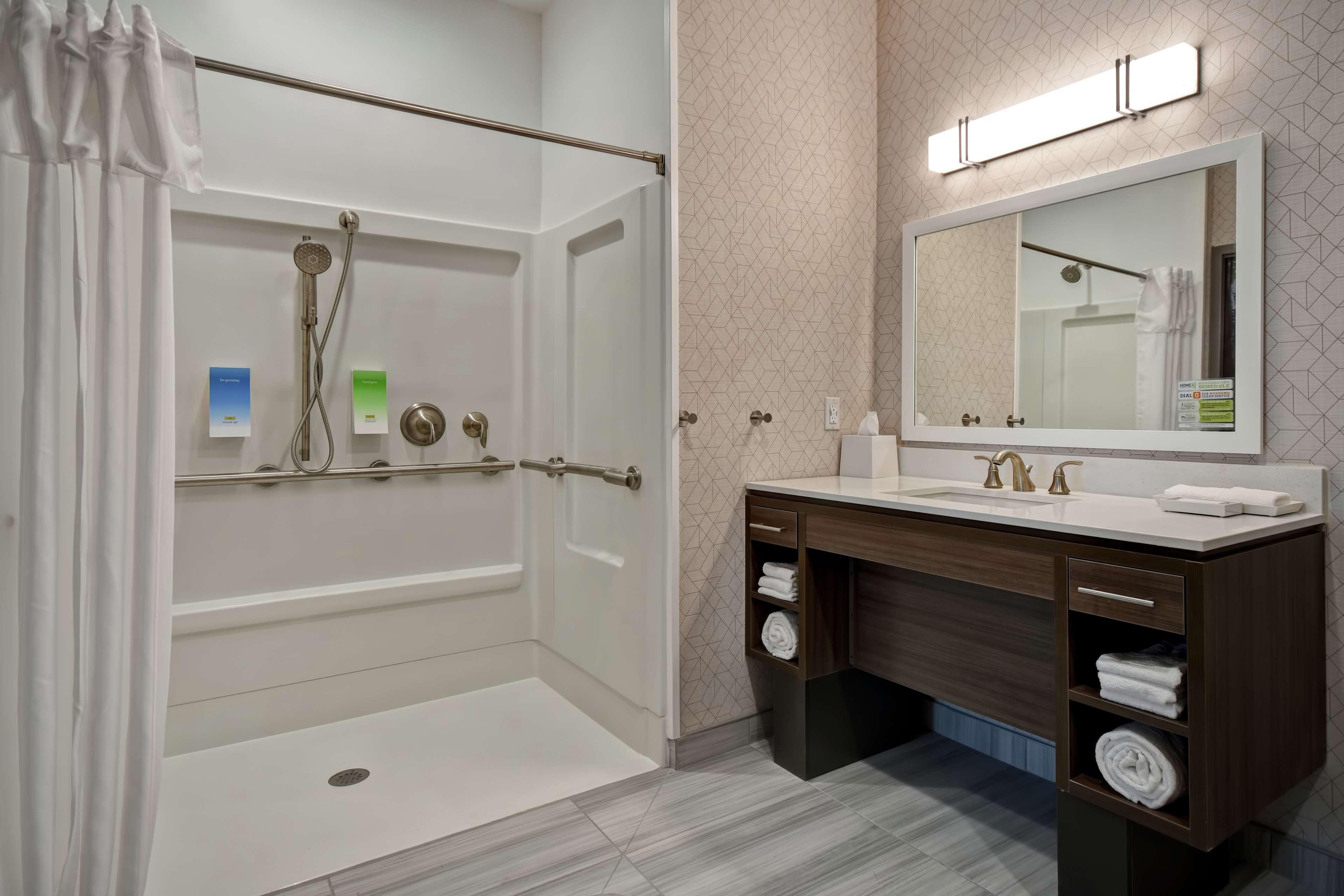 Suite, Queen Bed
