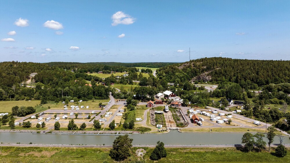 Skeppsdockans Camping & Vandrarhem 25/31