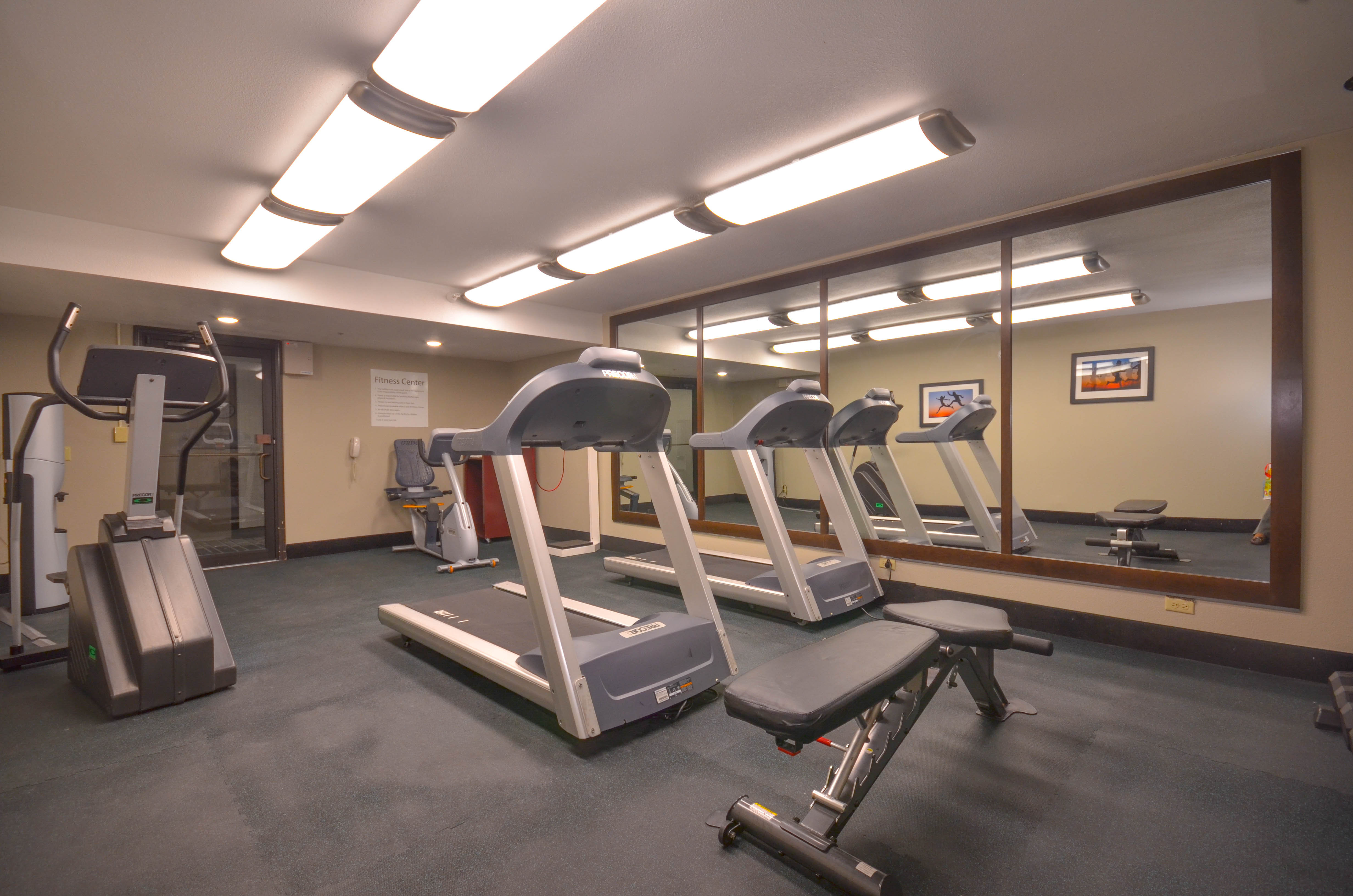 Holiday Inn Express Hotel And Suites Fayetteville Univ of Arkansas Area 18/30