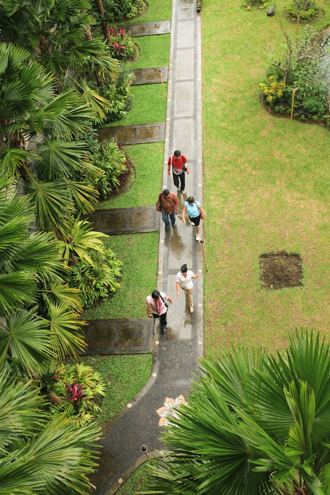 Om Ham Retreat And Resort 70/73