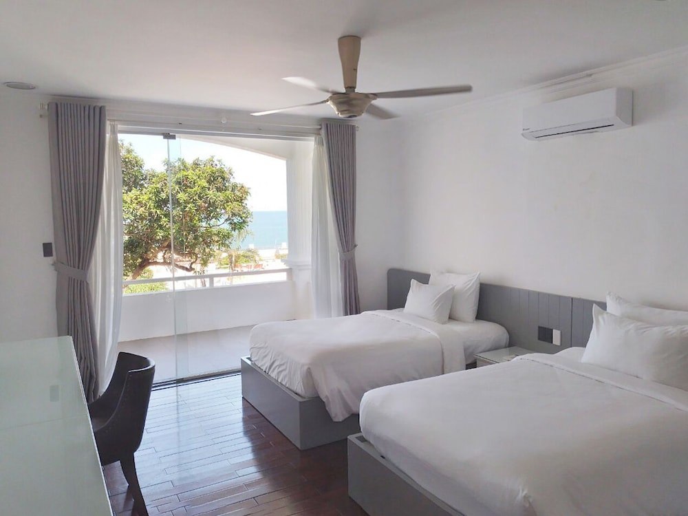 FAMILY SUITE, SEA VIEW, BALCONY