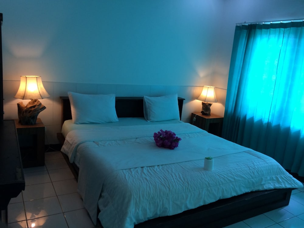 Coral Beach 2 Bungalow 15/50