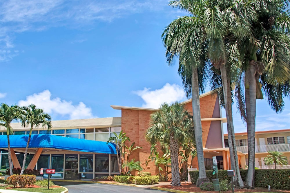 Knights Inn Hallandale 22/25