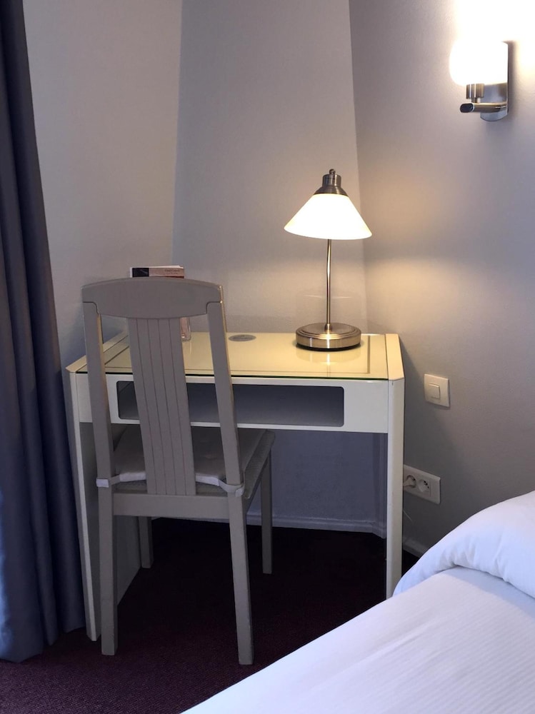 HOTEL CRIMEE 25/42