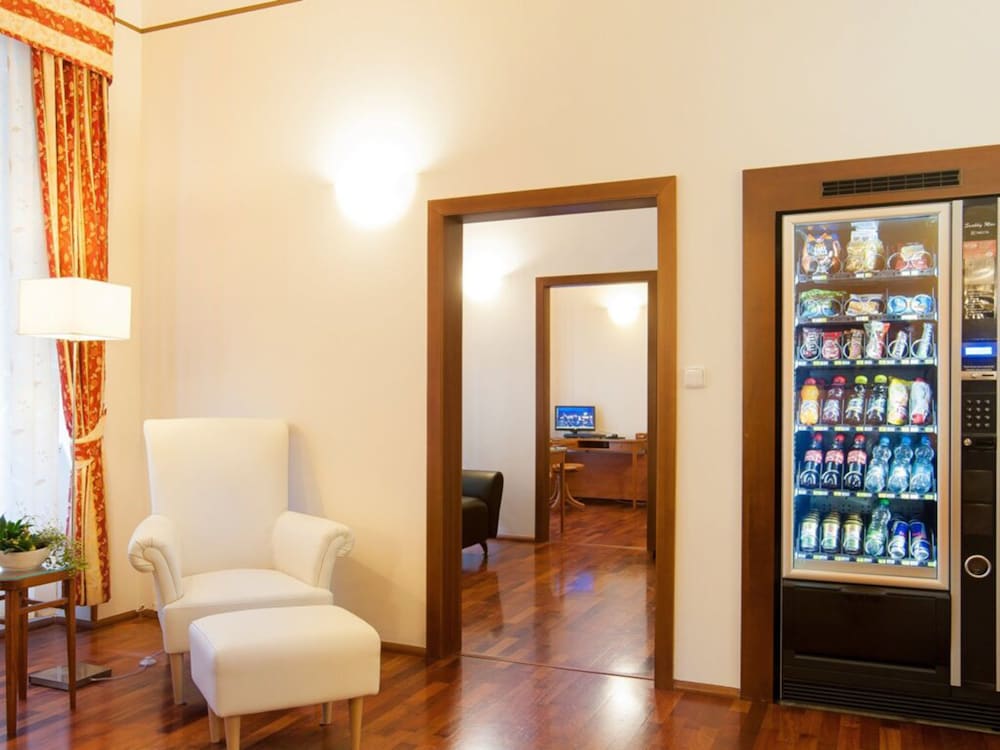 Hotel Cloister Inn 29/46