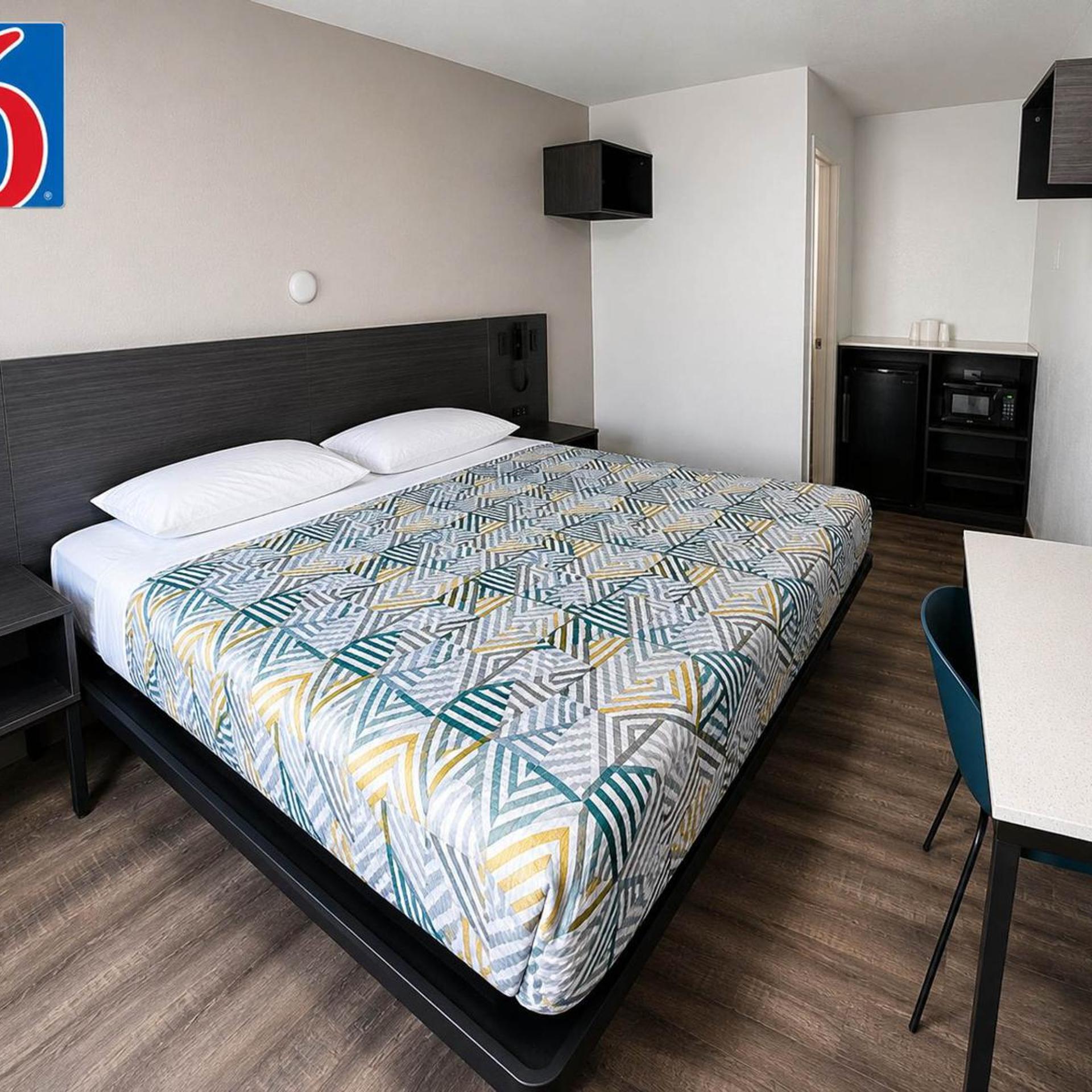 1 Full Bed - ADA/RI Shower