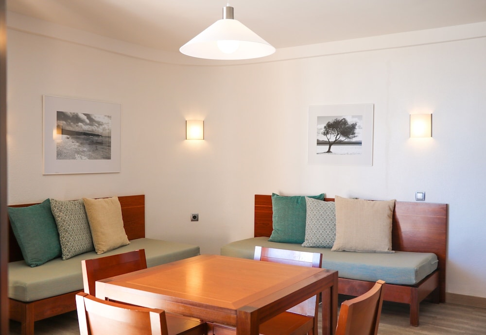 Marins Beach Club Adults Only 26/50