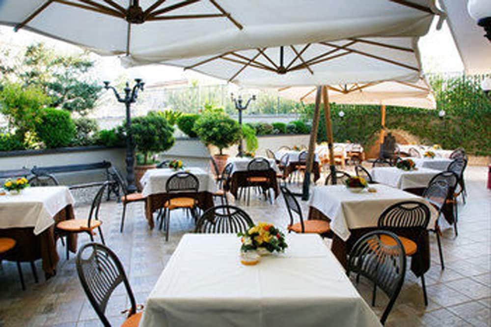 HOTEL RISTORANTE DONATO 45/73