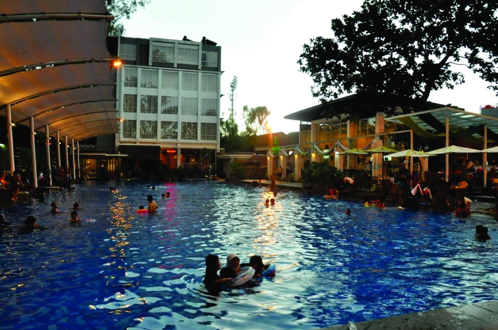 Oasis Siliwangi Sport Hotel 5/48