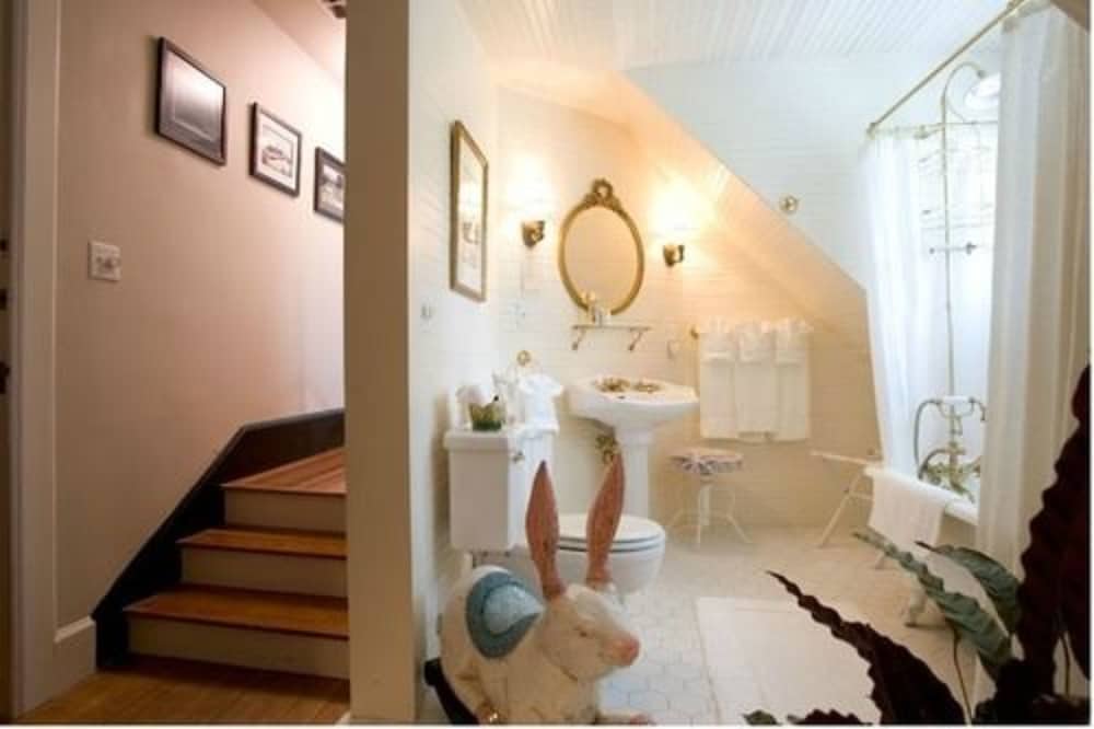 The Black Walnut B & B Inn 34/73