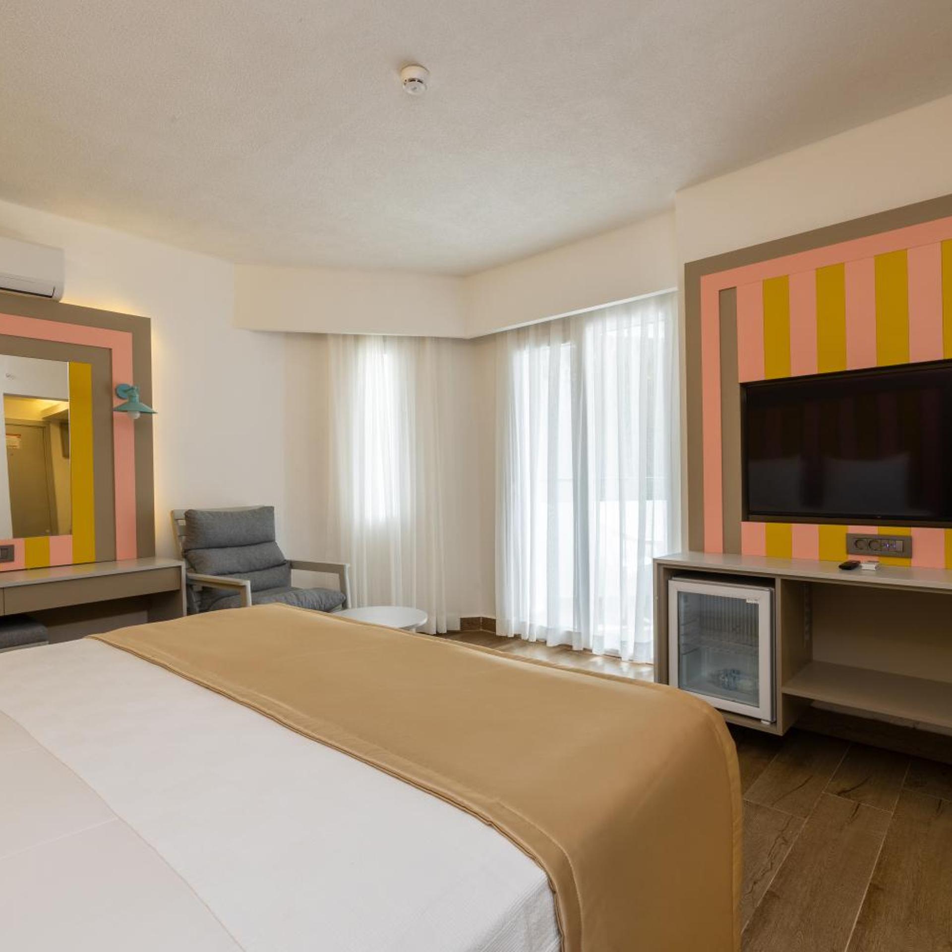 Standard, Double or Twin Bed