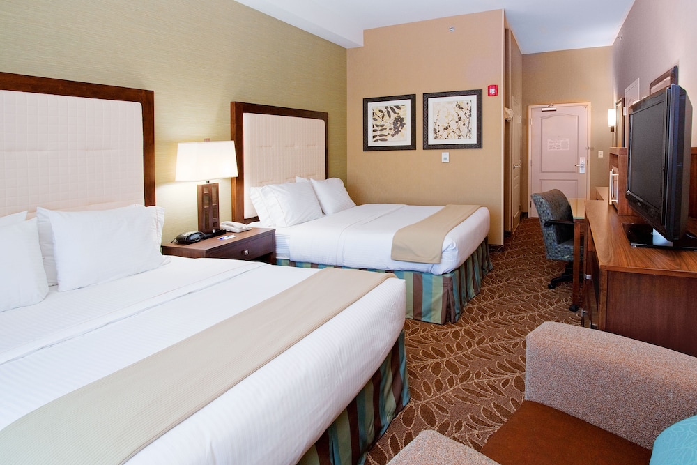 Holiday Inn Express Hotel Suites Logan 28/79