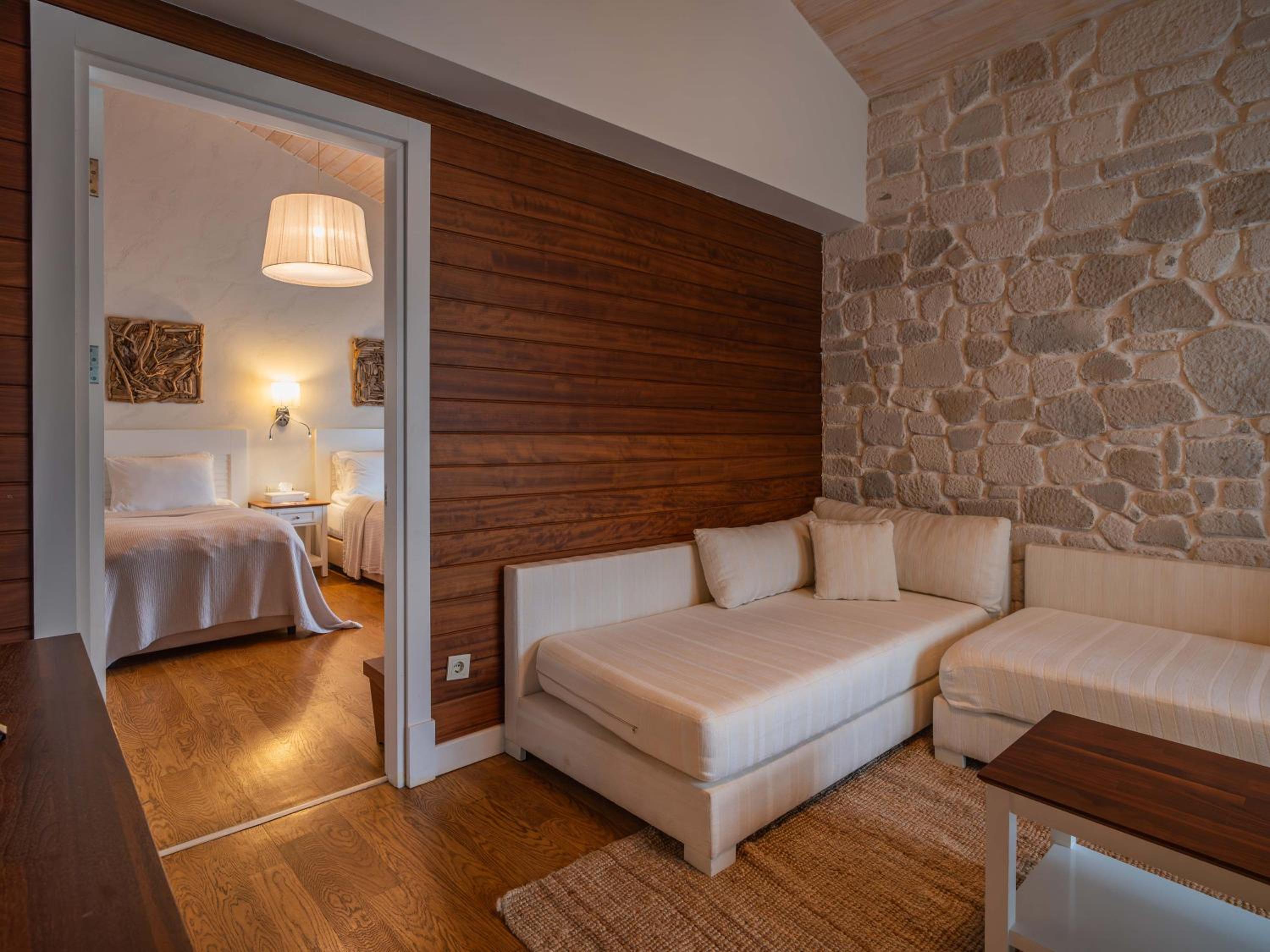 Satok, Suite