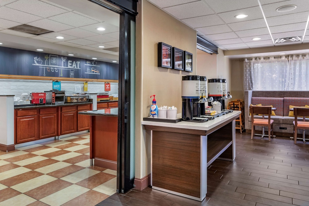 Hampton Inn Norco Corona Eastvale 49/59