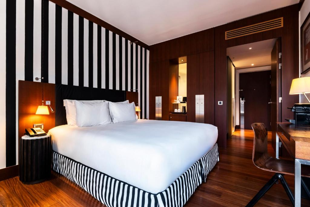 Grand Hotel Champs Elysees 23/61