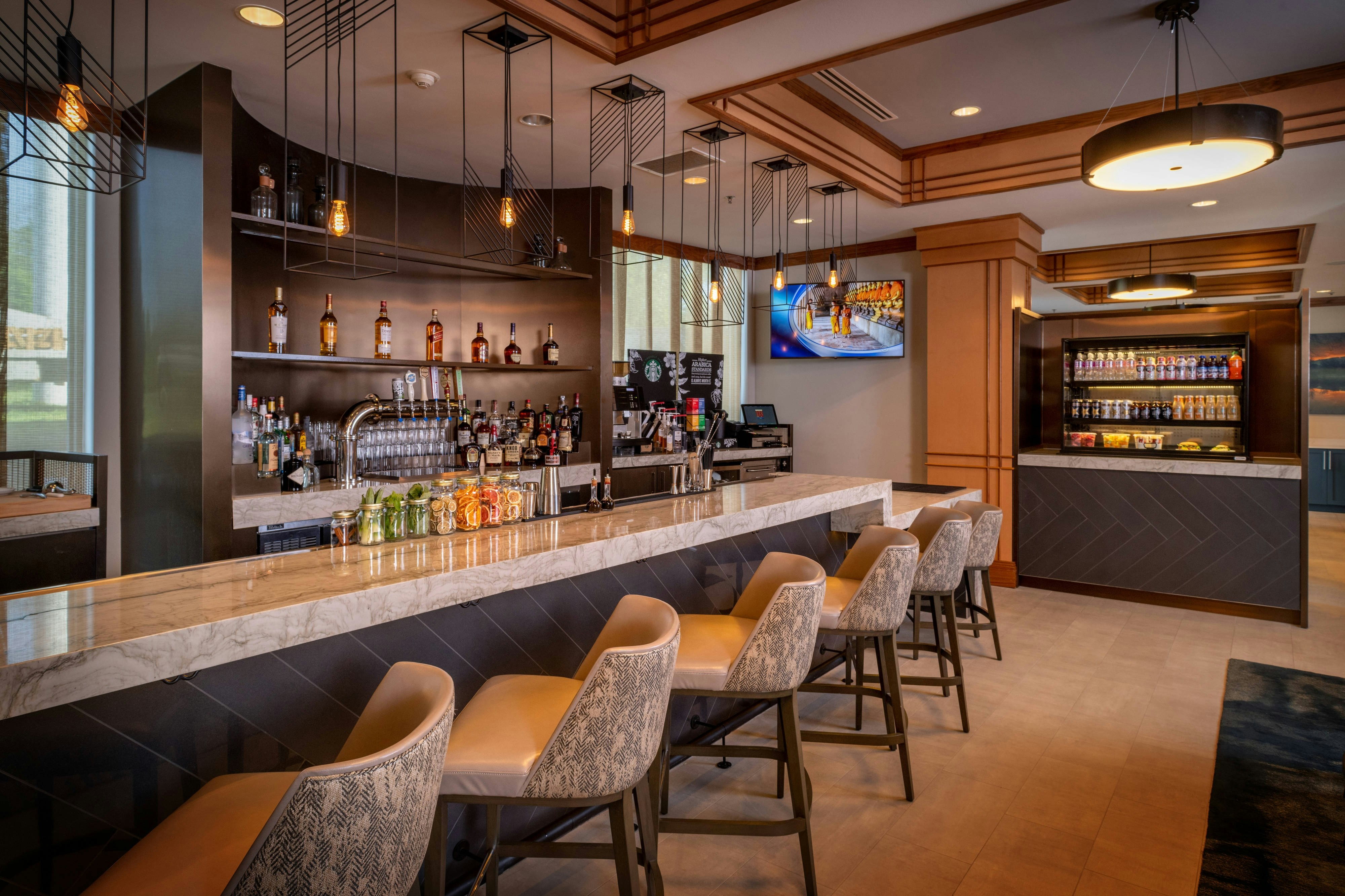 Delta Hotels By Marriott Huntington Mall 14/20