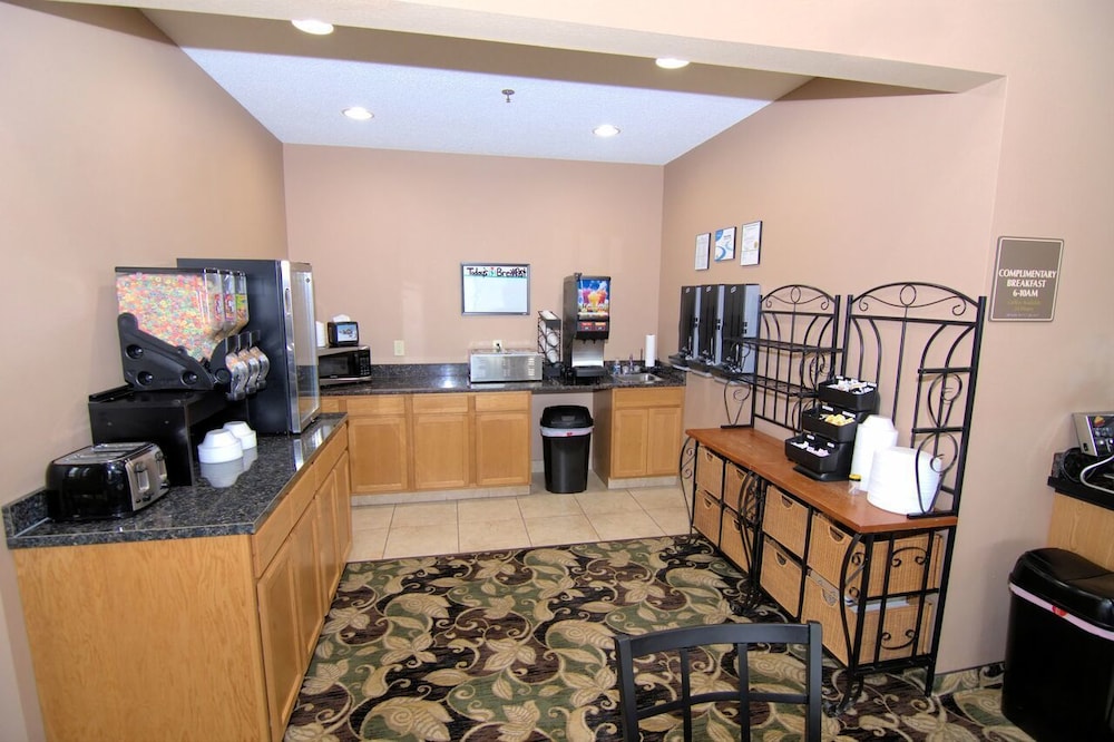 Rock Island Inn Suites 37/44