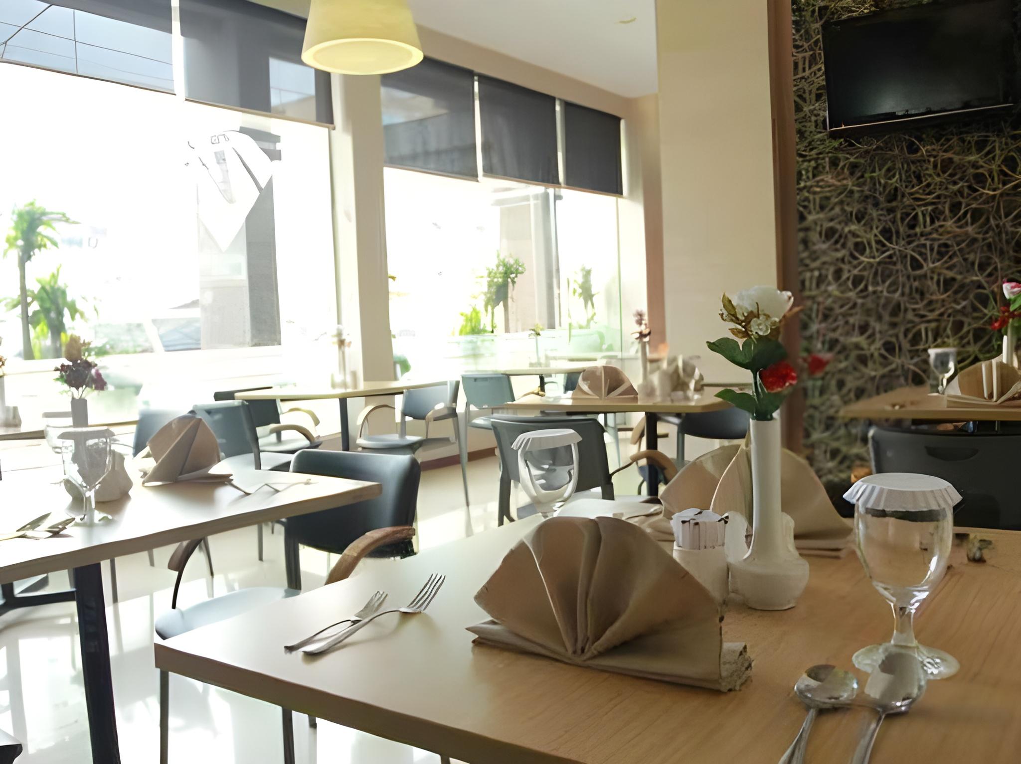 Mega Permata Hotel 32/39