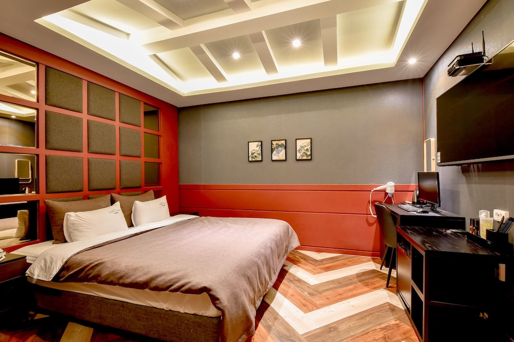 French Code Hotel 19/63