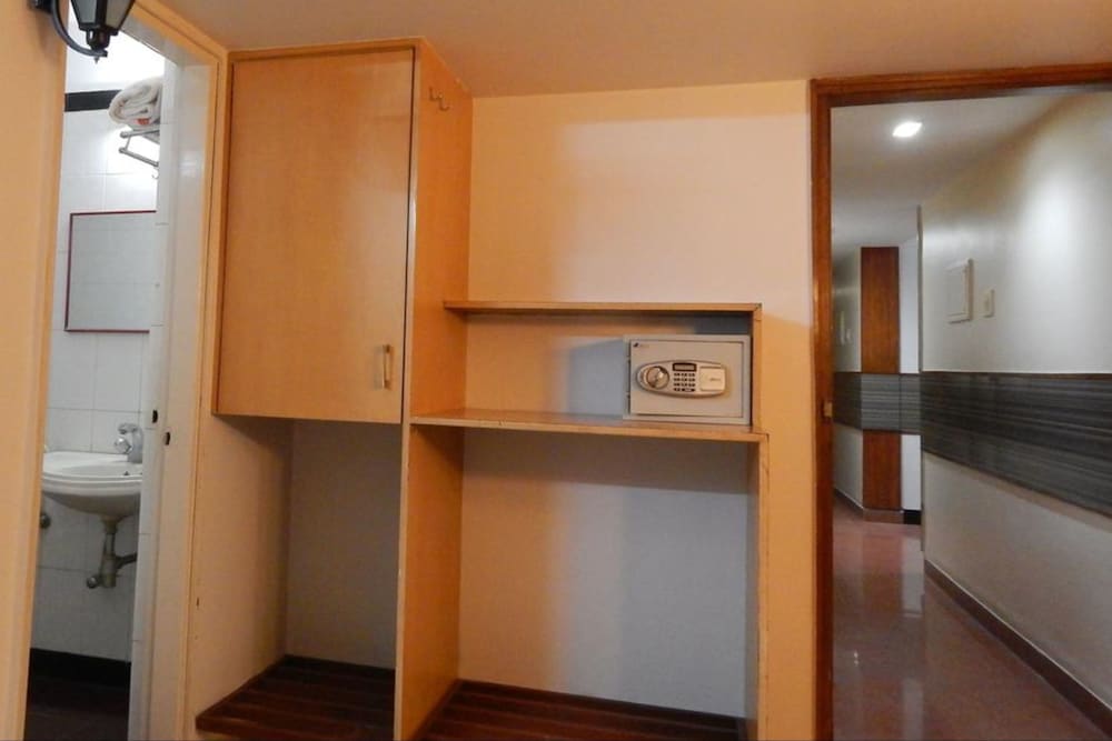 Hotel Raviraj 35/35