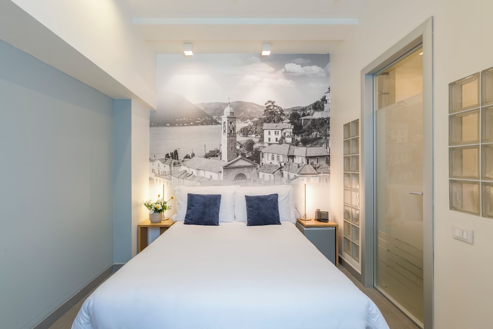 STANDARD, QUEEN BED