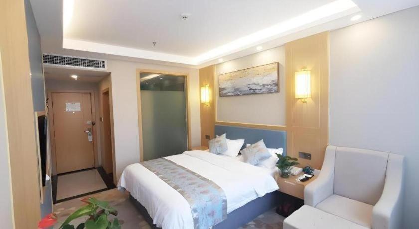 GreenTree Inn Guiyang Wudang District High-speed Railway East Station 16/43
