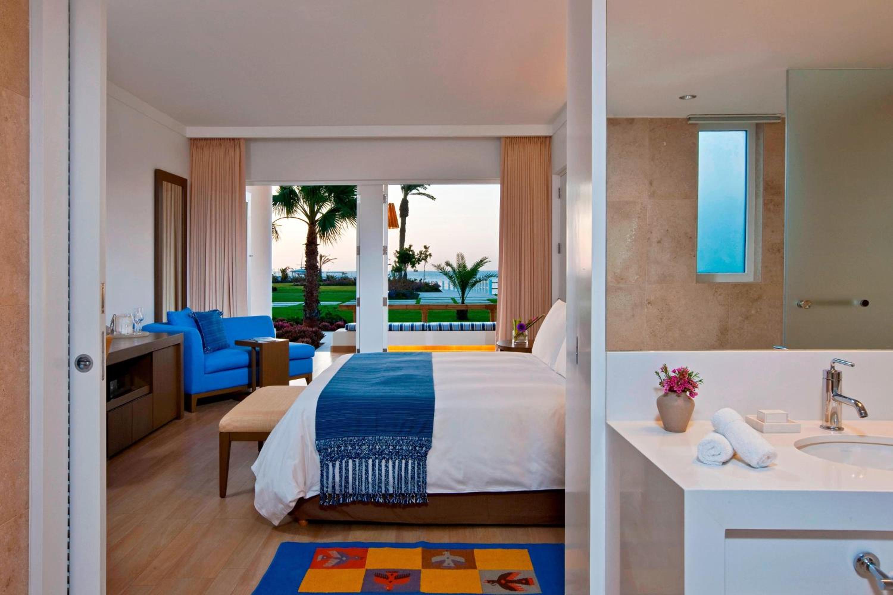 Guest Room, Deluxe, King Bed, Ocean Front