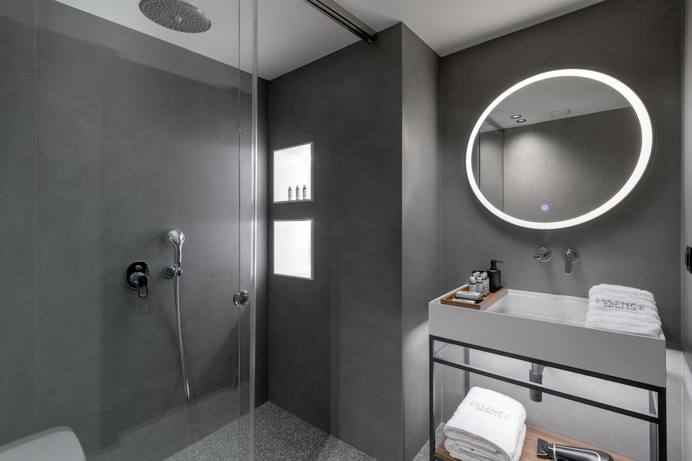 Essence Suites Rhodes 30/32